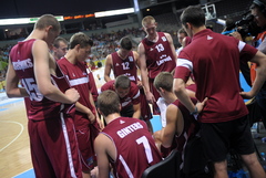 Latvijas U-18 basketbola izlase cīnīsies par EČ bronzas godalgām