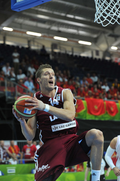 FOTO: EČ basketbolā: Latvija - Melnkalne 54:52 (pēc 3. ceturtdaļas)