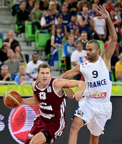 EČ basketbolā. Francija - Latvija 52:35 (noslēdzies pirmais puslaiks)