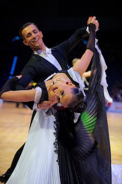 Latvijas pāri sasniedz ceturtdaļfinālu Pasaules sporta deju spēlēs Taivānā. FOTO