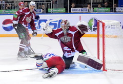 Rīgas Dinamo saspringtā mačā izlaiž trīs ripu pārsvaru, bet uzvar CSKA (VIDEO, FOTO)