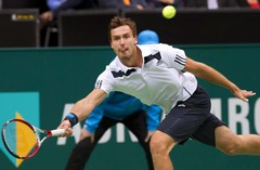 Gulbis pirmajā setā uzvar spāni Bautistu