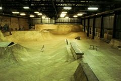 FOTO: Rīgā durvis vēris augstākā līmeņa monolītais skeitparks Austrumeiropā