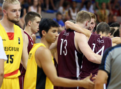 papildināts (21:30) - FOTO: Latvijas U-20 basketbolisti salauž Beļģiju, sasniedzot EČ ceturtdaļfinālu