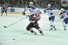 FOTO, VIDEO: Rīgas Dinamo cīnās, bet neiztur Magņitogorskas Metallurg vareno spiedienu