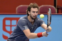 Gulbis pret Karloviču par pusfinālu Vīnē