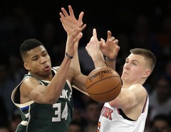 Porziņģis spožs Ņujorkas Knicks uzvarā pār Milvoki Bucks