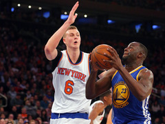 FOTO, VIDEO: Porziņģim 14 punkti Knicks zaudējumā čempioniem Warriors