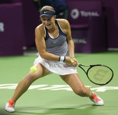 Ostapenko uzvar veselības problēmu mocīto Petkoviču un iekļūst Dohas turnīra finālā