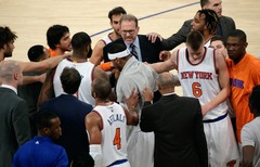 Knicks treneris norāda uz Porziņģa nepilnībām; Ņujorkas līdzjutēji izsvilpj komandu