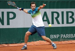 Gulbis viegli sasniedz French Open otro kārtu