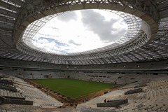 FOTO: FIFA apmierināta ar Pasaules kausa Krievijā galvenā stadiona būvniecības darbiem