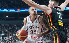 Latvijas basketbolisti spraigā cīņā uzvar Beļģiju