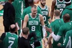 Porziņģim 19 punkti &quot;Celtics&quot; panākumā pār &quot;Pelicans&quot;