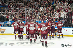 Latvijas hokeja izlasē treniņus neturpina septiņi hokejisti