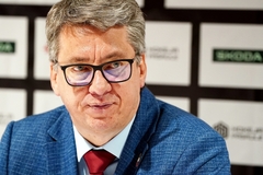 Portāls: Vītoliņš nākamajā sezonā turpinās trenēt Latvijas vīriešu hokeja izlasi