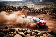 Seska ekipāža Saūda Arābijas rallijā astotajā ātrumposmā sasniedz dalītu labāko laiku