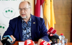 Joprojām ar iebildumiem
