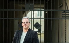Nevar būt trīsgalvainais pūķis, kas savā starpā cīnās
