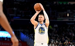 Porziņģis izlaidīs Warriors treniņnometnes sākumu veselības problēmu dēļ