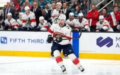 Balinska un Vilmaņa Panthers papildlaikā zaudē Ducks hokejistiem