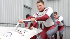 Žaļima pilotētais četrinieks izcīna trešo vietu EK posmā bobslejā