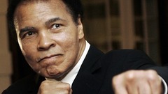 Leģendārais bokseris Muhameds Ali nokļuvis slimnīcā ar pneimoniju