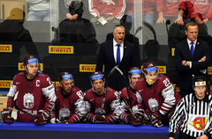 Hokejisti rāda lielisku sniegumu un paņem punktu no zvaigžņotās Kanādas