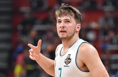 Dončičs vēl nesteidzas paziņot lēmumu par NBA draftu