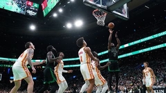 Video ⟩ Porziņģa "Celtics" nenosargā lielu pārsvaru un piekāpjas "Hawks"