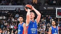 Video ⟩ Šmits sekmē "Anadolu Efes" uzvaru; Banki un Gražulis cieš kārtējo zaudējumu