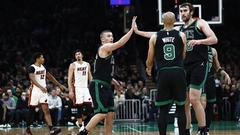 Video ⟩ "Celtics" bez Porziņģa ierindā uzveic "Heat"