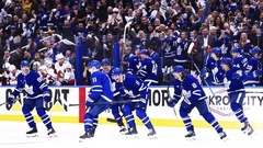 Video ⟩ "Maple Leafs" uzvar papildlaikā; otro panākumu izcīna arī "Hurricanes"