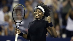 Venusa Viljamsa 45 gadu vecumā ar uzvaru atgriežas arī vienspēlēs