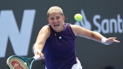 Ostapenko zaudē Pekinas "WTA 1000" turnīra dubultspēļu pusfinālā