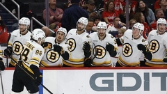 Nīlanders un Pastrņāks iekrāj pa trim punktiem NHL pirmajos mačos