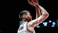 Bertāns trāpa trīs tālmetienus Eirolīgas spēlē