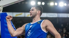 Lomažs gūst 20 punktus, bet Krīks iemet 40