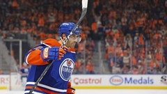 Bušārs sezonu sāk ar "hat-trick"; "Oilers" rezultatīvā mačā piedzīvo zaudējumu