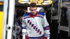 VIDEO ⟩ Vēsturisks brīdis – 18 gadus vecais Šmits debitē NHL