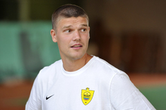 "Анжи" сделал шаг к чемпионству"