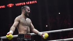 Финальный поединок Всемирной суперсерии бокса Гассиев - Усик перенесен на лето