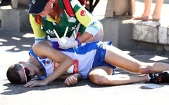 Лидер марафона на Играх Содружества потерял сознание от солнечного удара