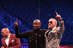 Названо имя самого богатого спортсмена в мире