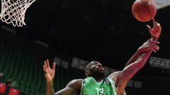 УНИКС разгромил "Цедевиту" на групповом этапе топ-16 Еврокубка