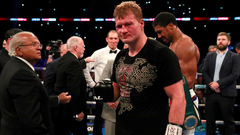 Украинец Усик может сразиться с российским боксером Поветкиным в США