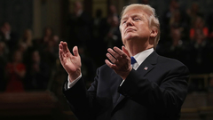 Трамп сыграл в гольф с легендами