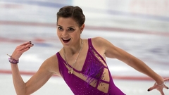 Сотникова покаталась на коньках на Байкале