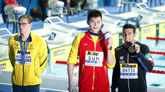 Австралийский пловец получает угрозы из-за бойкота награждения на ЧМ