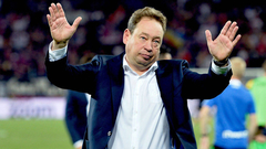 Слуцкий пошутил над картонной копией Дзюбы